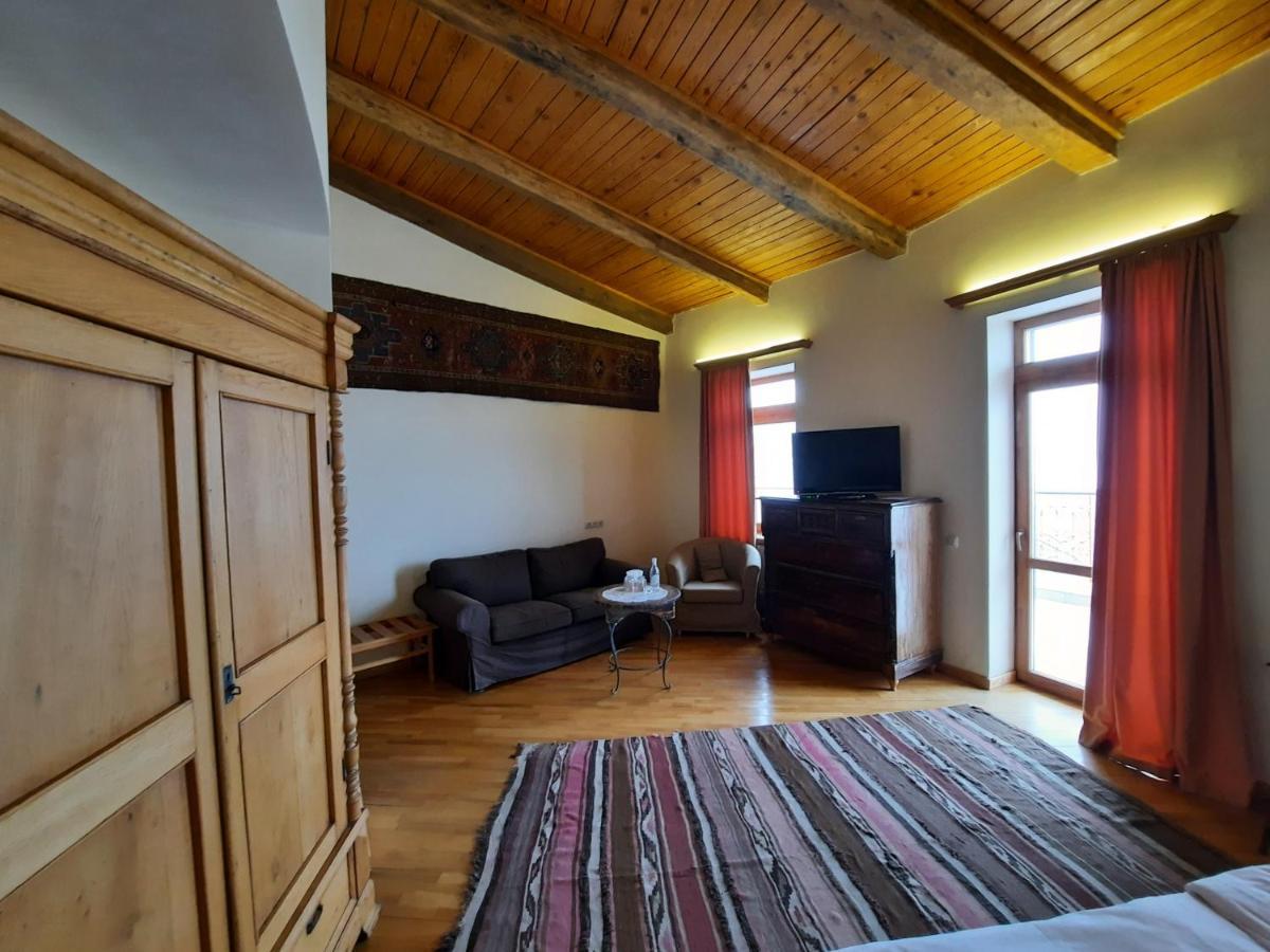 Mirhav 3*